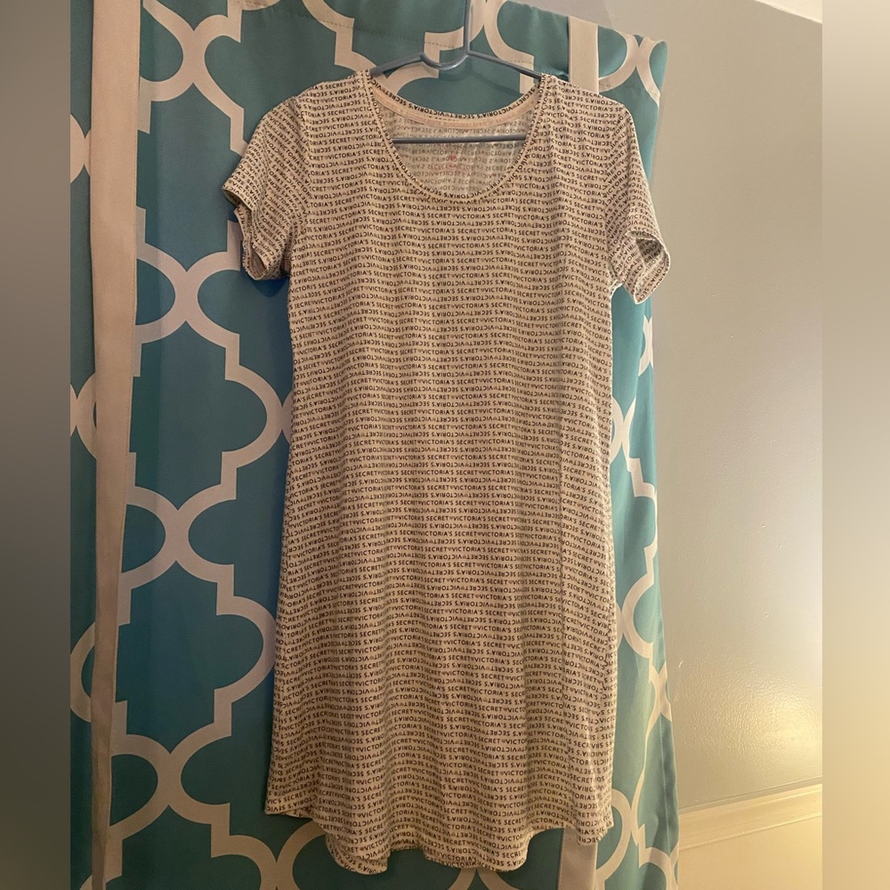 Victoria’s Secret nightgown / sleep shirt, cotton, S/M